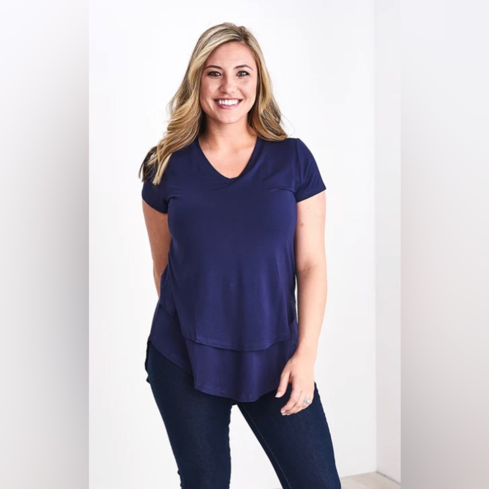V-Neck Boyfriend Nursing Tee - Medium / Navy